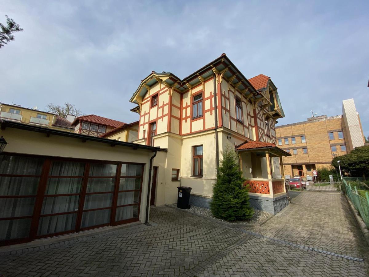 Vila Bellevue Лугачовице Экстерьер фото
